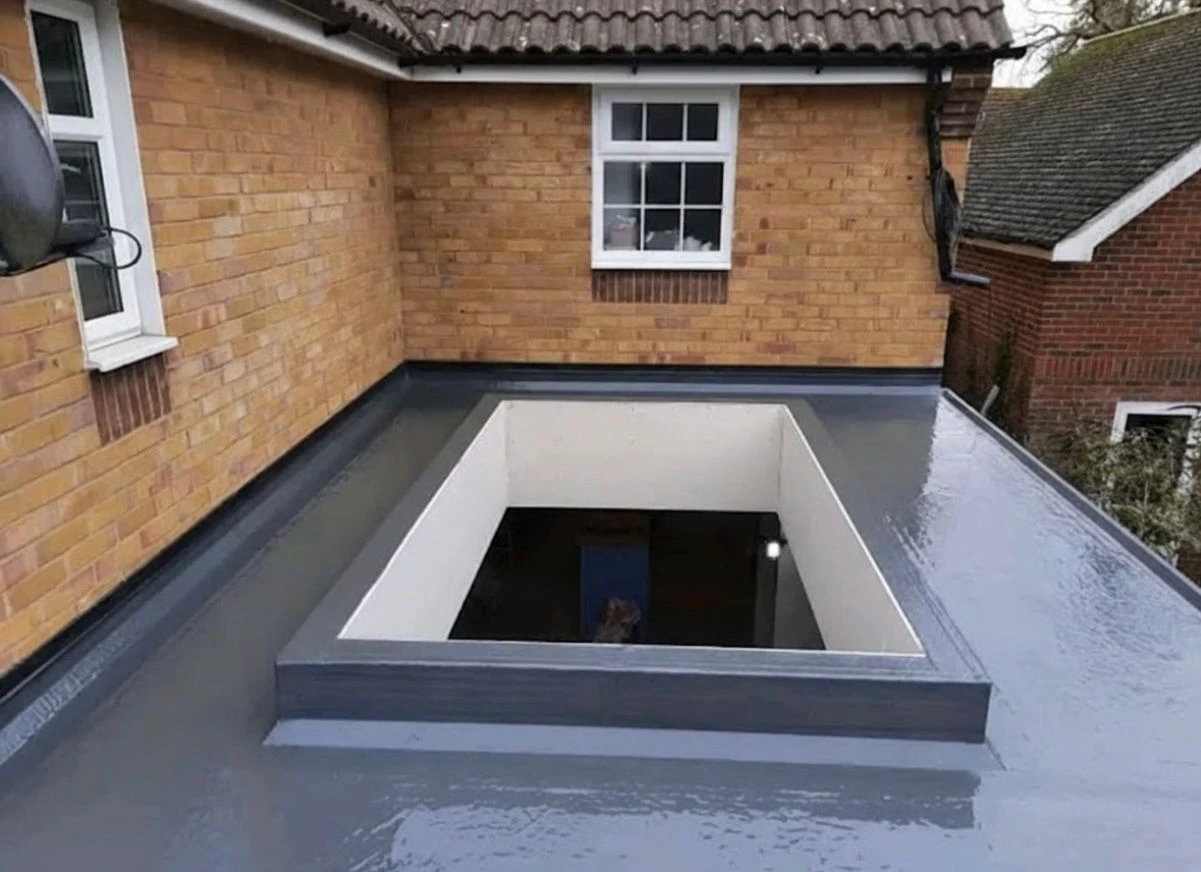 Modern Extension: Flat Roof Installation